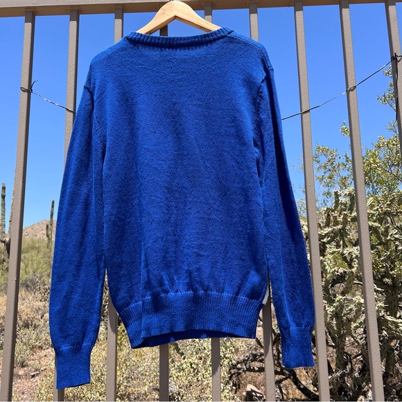 ⬇️NEW YORK LAUNDRY NWT Holiday Classic Men’s Sweater Size M Color Blue Olaf - Picture 6 of 9